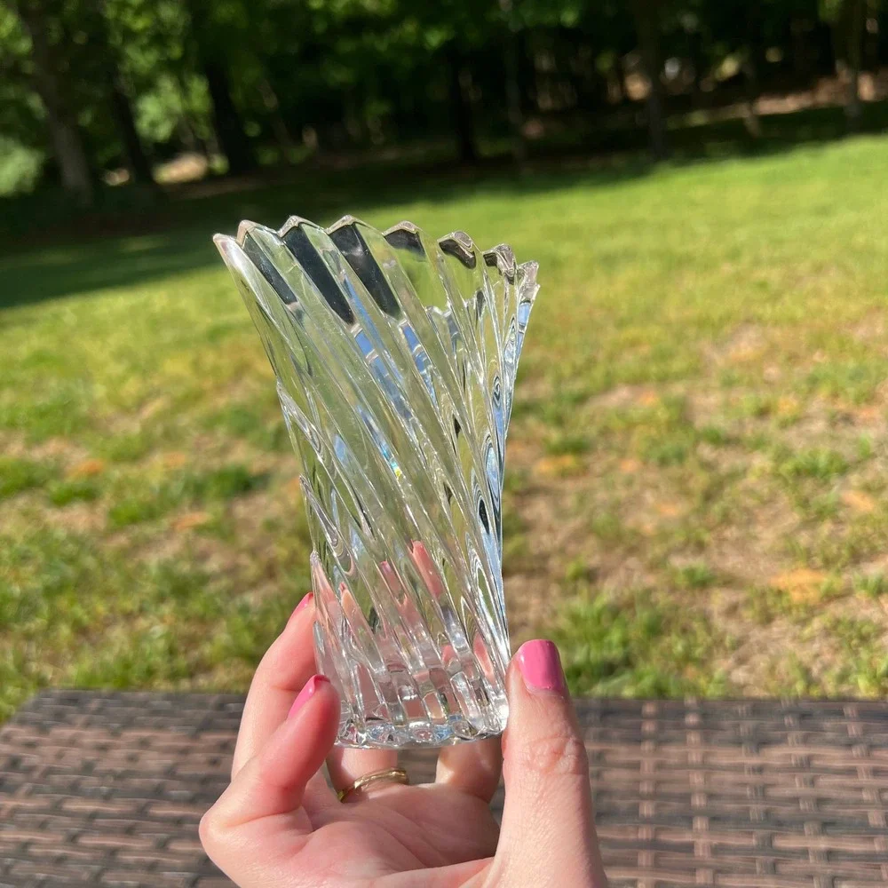 Mikasa Vision Clear Crystal Bud Vase Swirl Pattern‎ Scalloped Rim 4.5